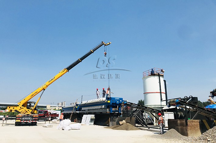 土壤淋洗設備安裝現(xiàn)場