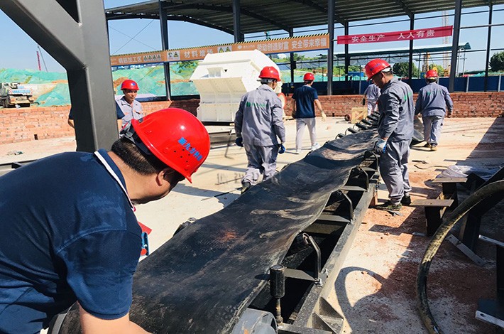 德森環(huán)境土壤修復(fù)工程現(xiàn)場(chǎng)